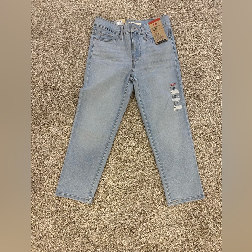 Levi Skinny Shaping Capri - 311 -Size 26 (2)